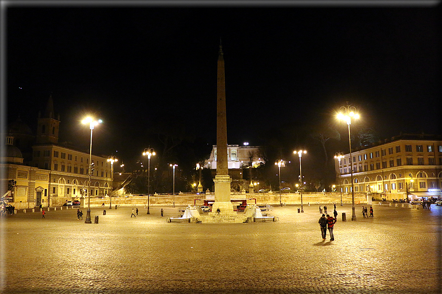 foto Roma di Notte